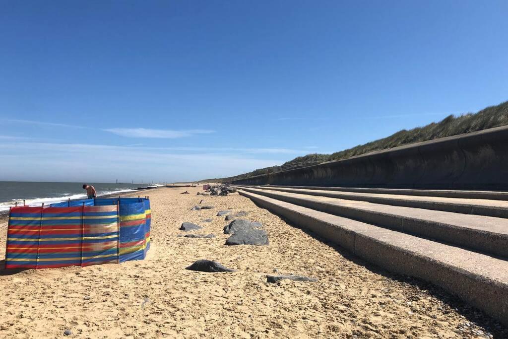 Lessingham Dog Friendly Cottage 2 Mins To Beach With Hot Tub And Zappi Ev מראה חיצוני תמונה