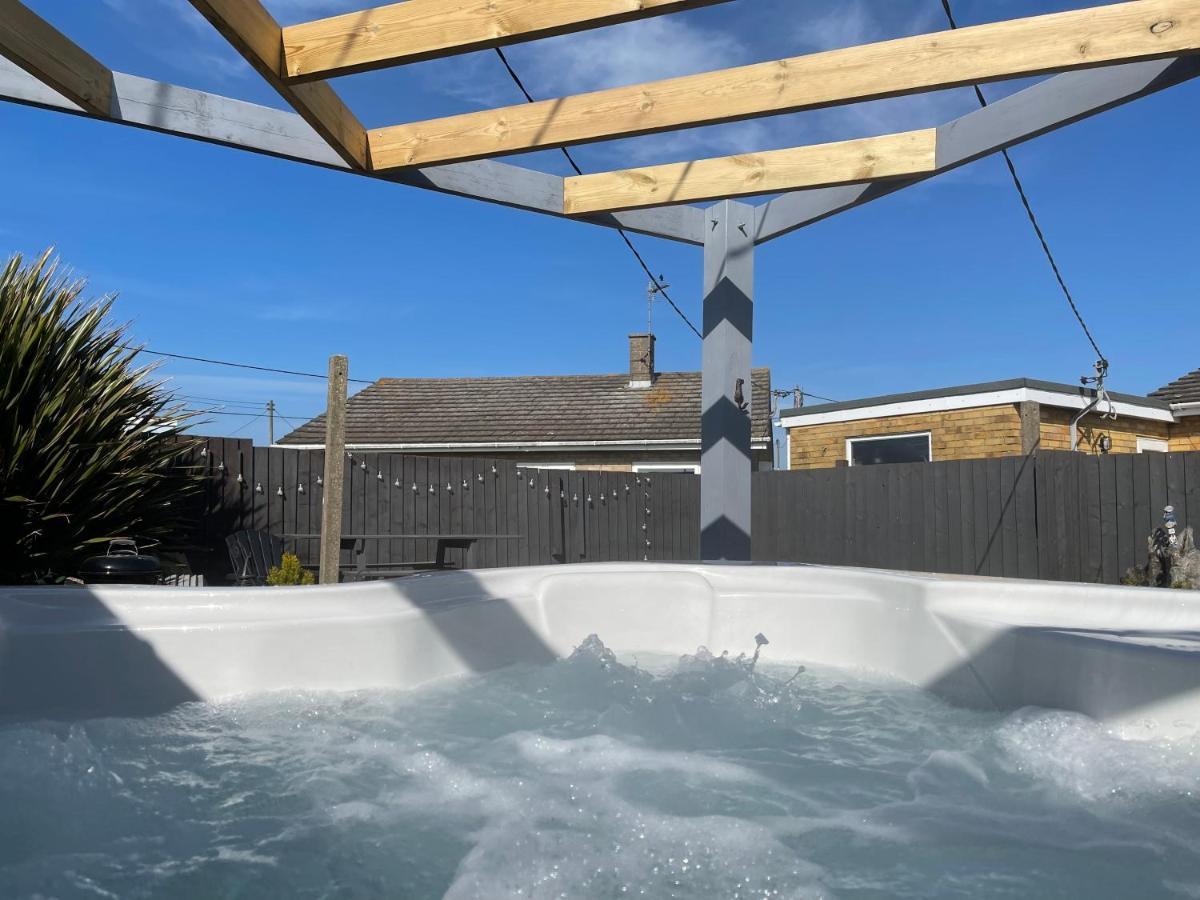 Lessingham Dog Friendly Cottage 2 Mins To Beach With Hot Tub And Zappi Ev מראה חיצוני תמונה