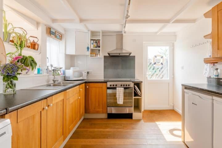 Lessingham Dog Friendly Cottage 2 Mins To Beach With Hot Tub And Zappi Ev מראה חיצוני תמונה